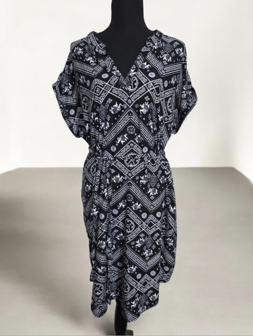 #K144 Black and White Patterned V-Neck Women’s Dress